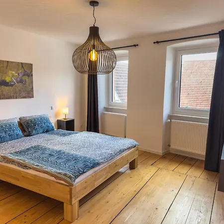 別荘 Vyne - Ganzes Haus Mit Privatem Hof & Stellplatz - Grosses Wohnzimmer *