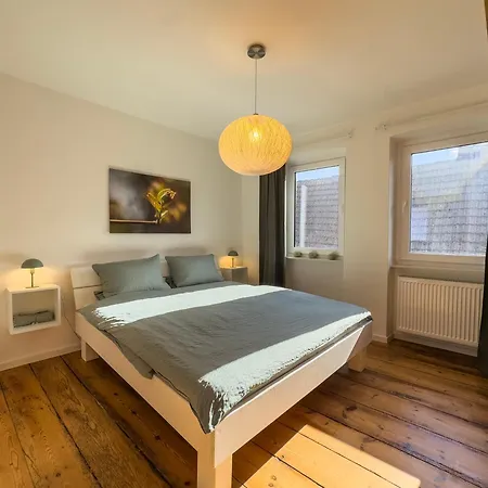 Vyne - Ganzes Haus Mit Privatem Hof & Stellplatz - Grosses Wohnzimmer * Grossfischlingen