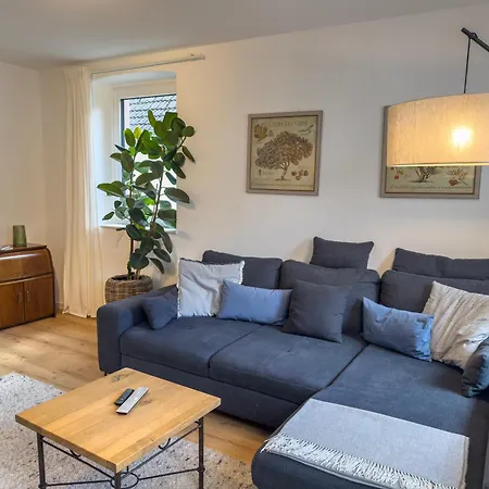 Vyne - Ganzes Haus Mit Privatem Hof & Stellplatz - Grosses Wohnzimmer * Grossfischlingen