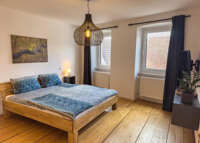 別荘 Vyne - Ganzes Haus Mit Privatem Hof & Stellplatz - Grosses Wohnzimmer *