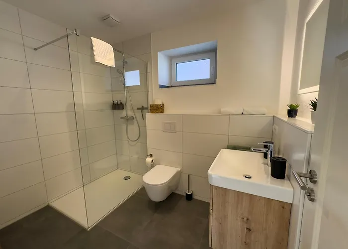 別荘 Vyne - Ganzes Haus Mit Privatem Hof & Stellplatz - Grosses Wohnzimmer