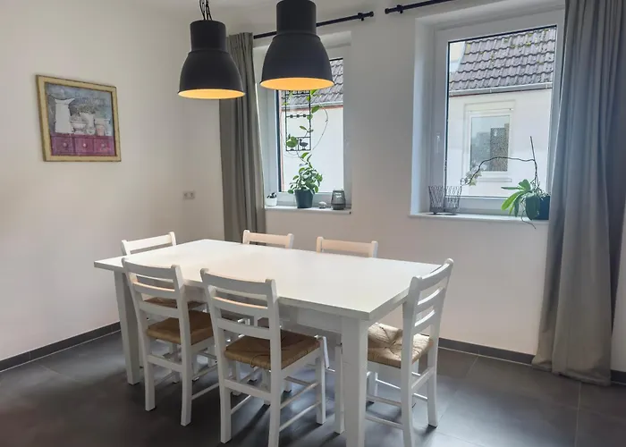 Vyne - Ganzes Haus Mit Privatem Hof & Stellplatz - Grosses Wohnzimmer 別荘 Grossfischlingen